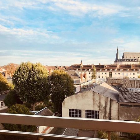 Appartement Avec Parking Et Balcon Vue Cathedrale 沙特尔 外观 照片